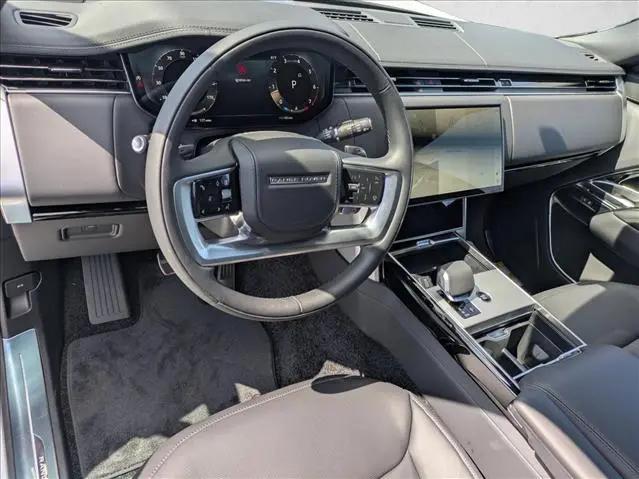 2026 Land Rover Range Rover P400 SE 7 Seat
