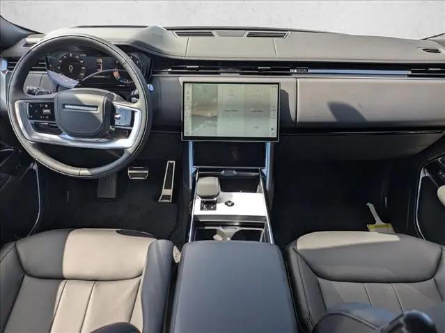 2026 Land Rover Range Rover P400 SE 7 Seat