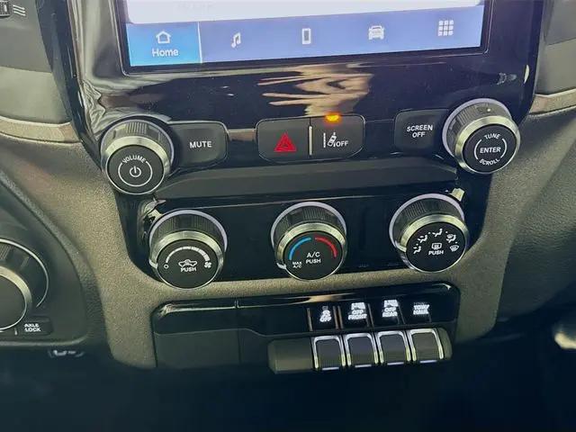2026 Ram 1500 Warlock Crew Cab 4x4 5'7" Box