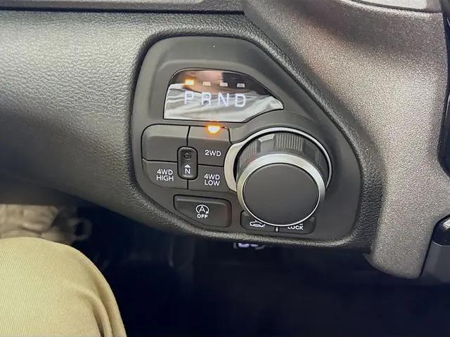 2026 Ram 1500 Warlock Crew Cab 4x4 5'7" Box