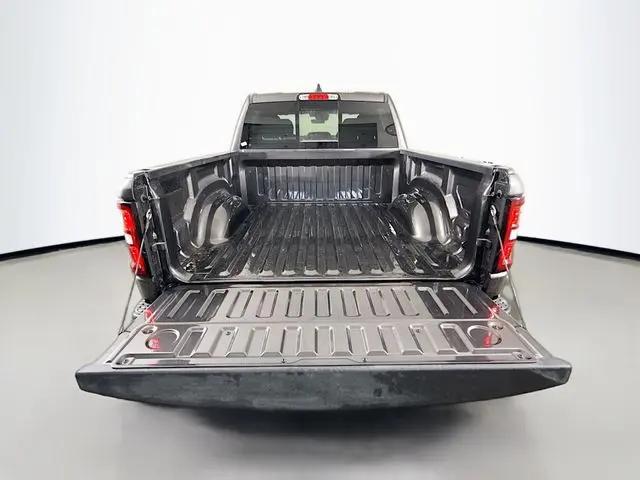 2026 Ram 1500 Warlock Crew Cab 4x4 5'7" Box