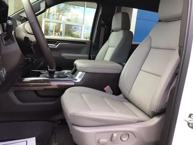 2026 Chevrolet Silverado 1500 4WD Crew Cab Short Bed RST