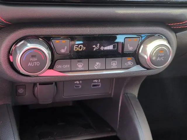 2025 Nissan Versa 1.6 SR