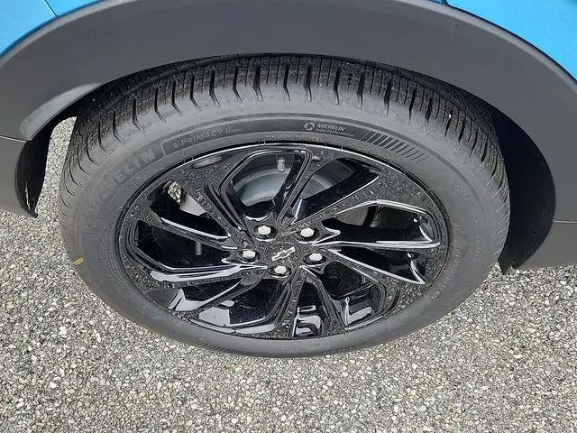 2027 Chevrolet Bolt RS FWD