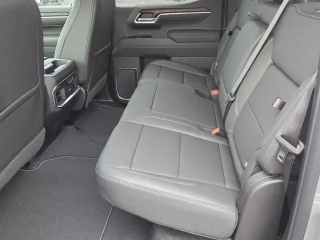2026 GMC Sierra 1500 Crew Cab, Short Bed, SLT, 4WD