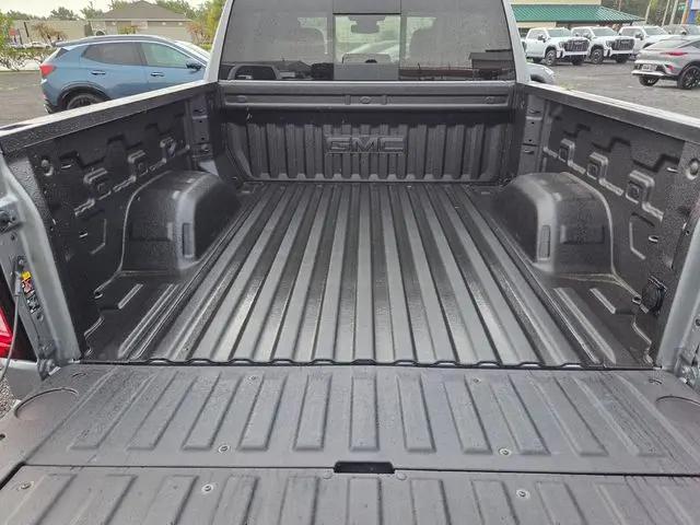 2026 GMC Sierra 1500 Crew Cab, Short Bed, SLT, 4WD