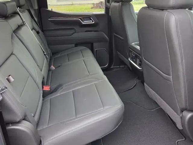 2026 GMC Sierra 1500 Crew Cab, Short Bed, SLT, 4WD