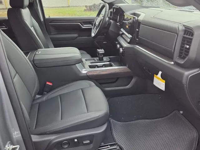 2026 GMC Sierra 1500 Crew Cab, Short Bed, SLT, 4WD