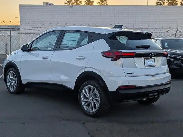 2027 Chevrolet Bolt LT FWD