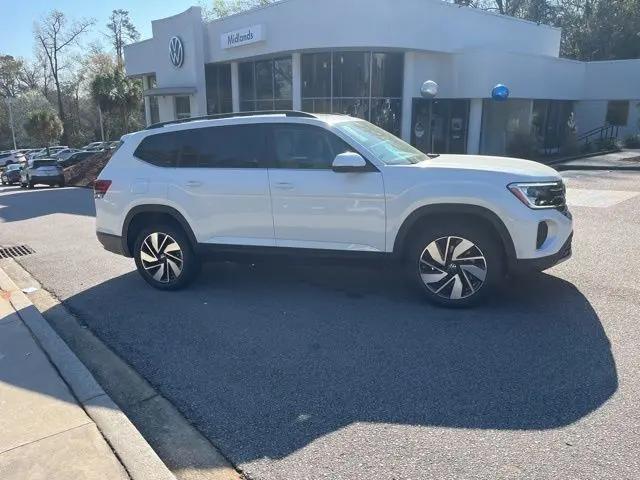 2026 Volkswagen Atlas SE with Technology