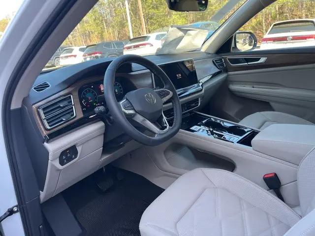 2026 Volkswagen Atlas SE with Technology