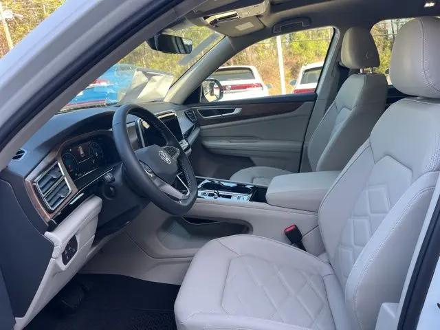 2026 Volkswagen Atlas SE with Technology