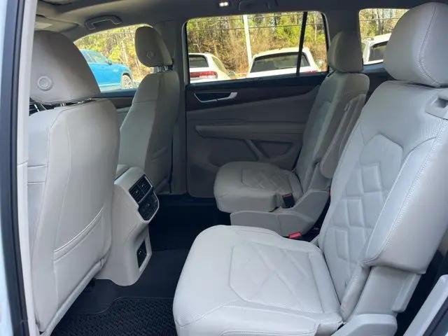 2026 Volkswagen Atlas SE with Technology