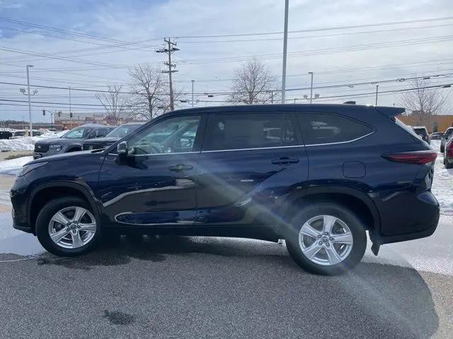 2024 Toyota Highlander LE