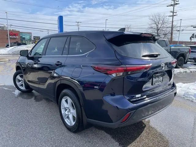 2024 Toyota Highlander LE