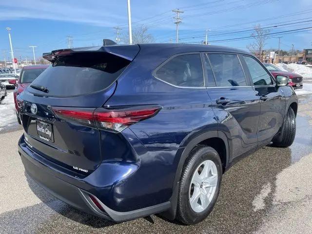 2024 Toyota Highlander LE