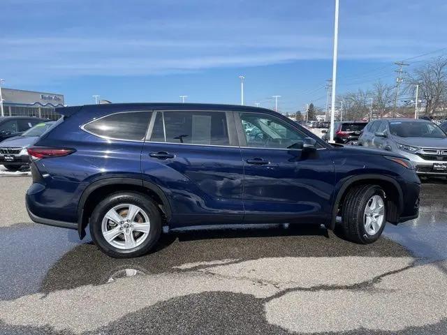 2024 Toyota Highlander LE