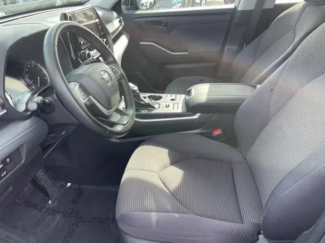 2024 Toyota Highlander LE