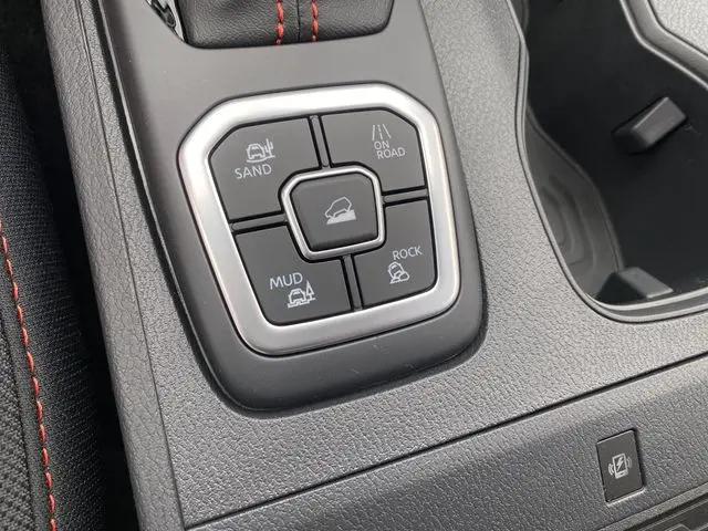 2026 Nissan Frontier Crew Cab PRO-4X 4x4