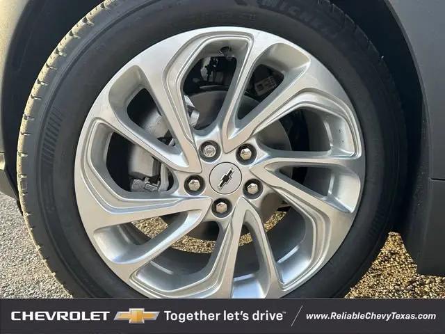 2027 Chevrolet Bolt LT FWD