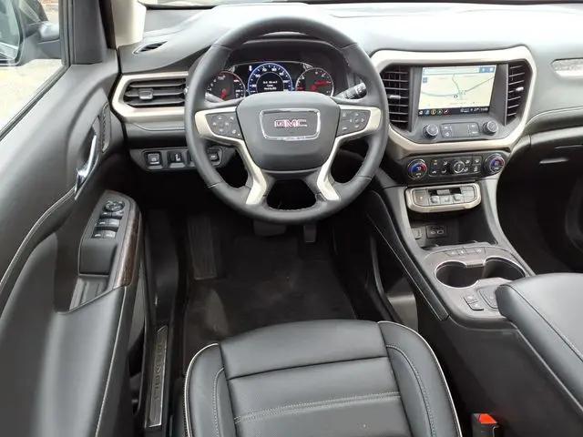 2023 GMC Acadia AWD Denali