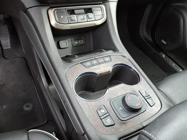 2023 GMC Acadia AWD Denali