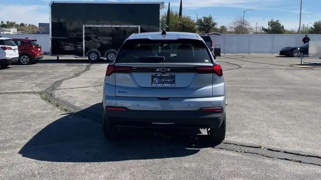 2027 Chevrolet Bolt LT FWD