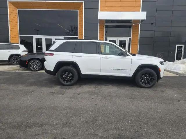 2026 Jeep Grand Cherokee Altitude 4x4