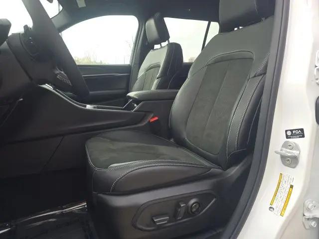2026 Jeep Grand Cherokee Altitude 4x4