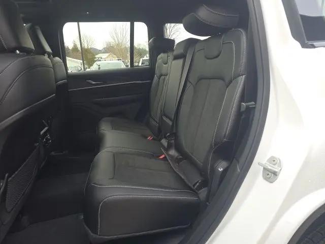 2026 Jeep Grand Cherokee Altitude 4x4