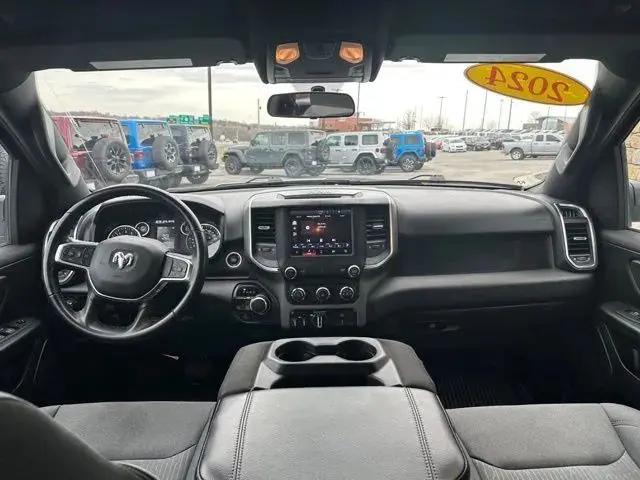 2024 Ram 1500 Big Horn Crew Cab 4x4 5'7" Box