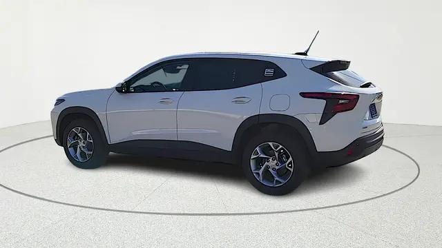 2026 Chevrolet Trax FWD LS