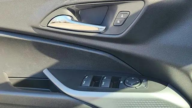 2026 Chevrolet Trax FWD LS