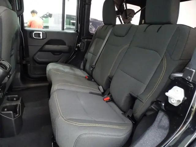 2024 Jeep Wrangler 4-Door Sahara 4x4