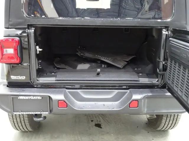 2024 Jeep Wrangler 4-Door Sahara 4x4