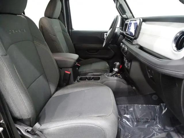 2024 Jeep Wrangler 4-Door Sahara 4x4