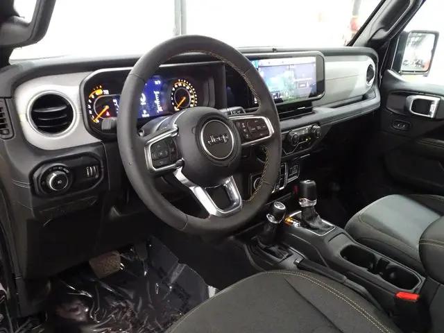 2024 Jeep Wrangler 4-Door Sahara 4x4