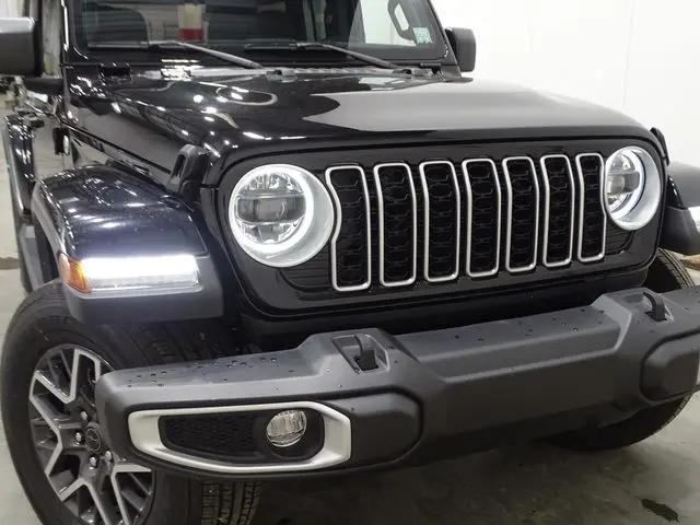 2024 Jeep Wrangler 4-Door Sahara 4x4