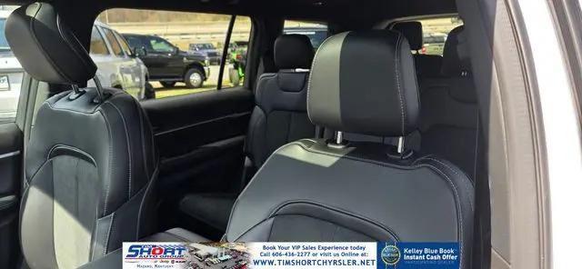 2026 Jeep Grand Cherokee L Altitude 4x4