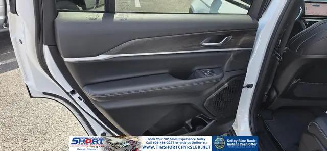 2026 Jeep Grand Cherokee L Altitude 4x4