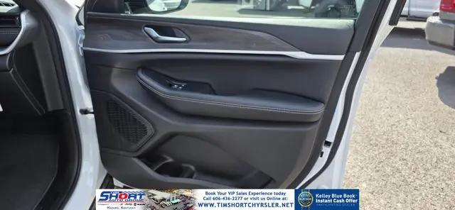 2026 Jeep Grand Cherokee L Altitude 4x4