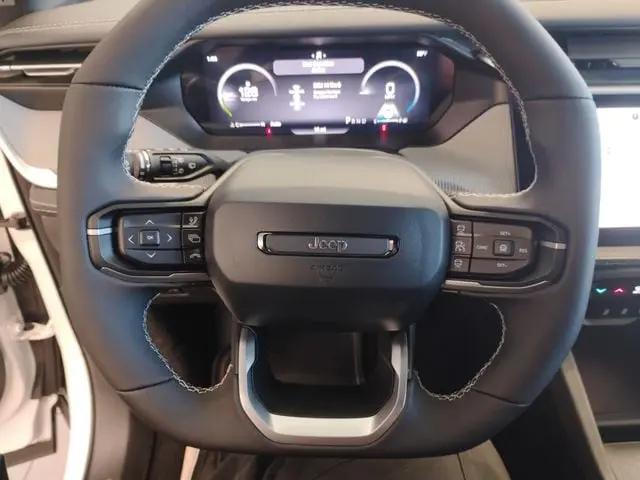 2026 Jeep Cherokee Laredo 4x4