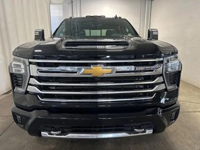 2025 Chevrolet Silverado 3500HD 4WD Crew Cab Standard Bed High Country
