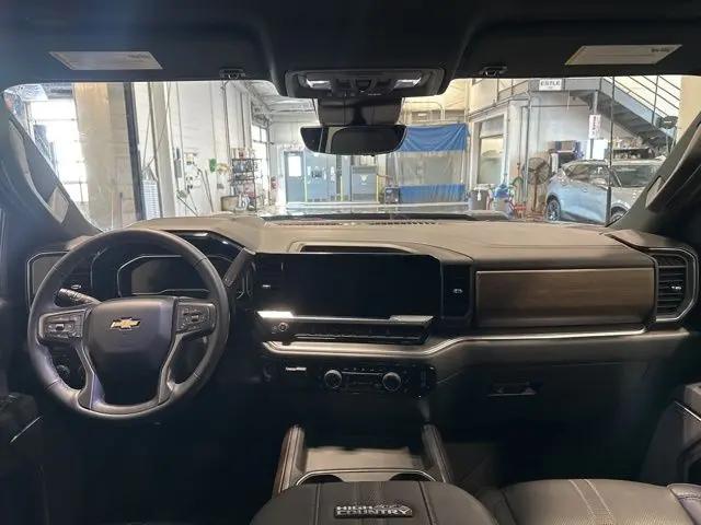 2025 Chevrolet Silverado 3500HD 4WD Crew Cab Standard Bed High Country