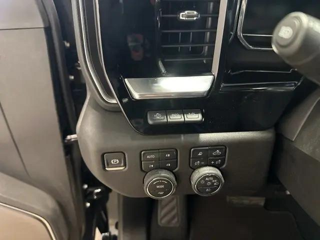 2025 Chevrolet Silverado 3500HD 4WD Crew Cab Standard Bed High Country