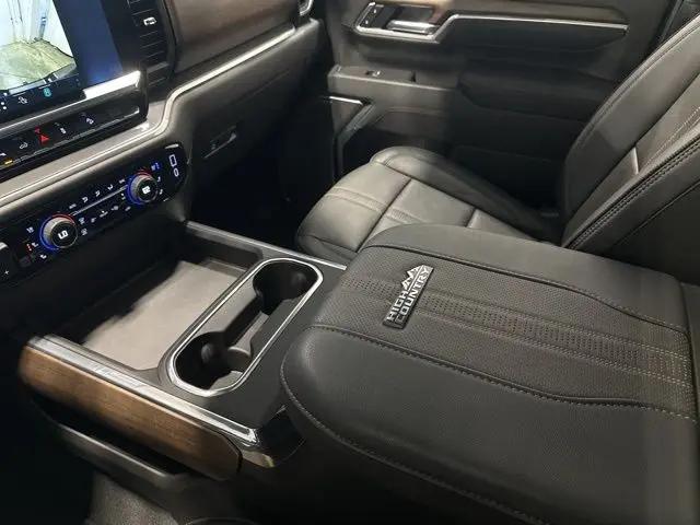 2025 Chevrolet Silverado 3500HD 4WD Crew Cab Standard Bed High Country