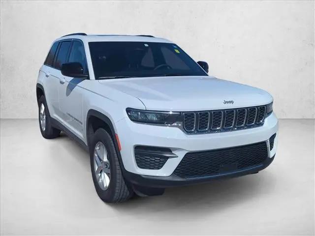 2025 Jeep Grand Cherokee Laredo X 4x4
