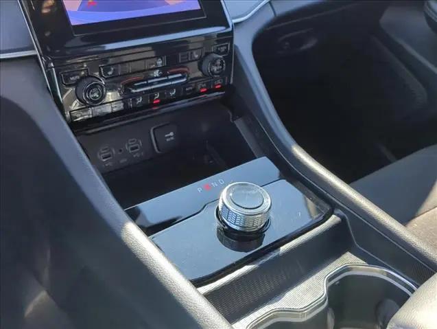 2025 Jeep Grand Cherokee Laredo X 4x4