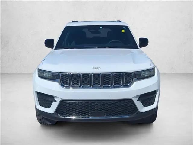 2025 Jeep Grand Cherokee Laredo X 4x4