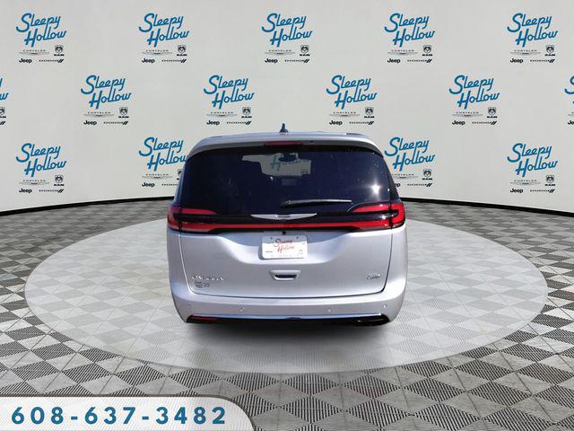 2026 Chrysler Pacifica Select AWD